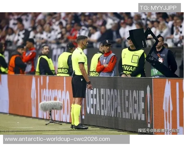 欧洲杯足球赛事引发热议球员表现与裁判判罚成焦点