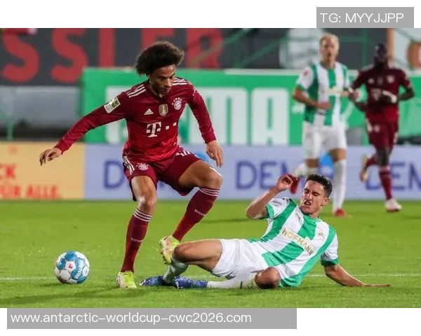 菲尔特足球队奋勇争先勇夺联赛冠军展现团队精神与顽强斗志 菲尔特足球队奋勇争先勇夺联赛冠军展现团队精神与顽强斗志