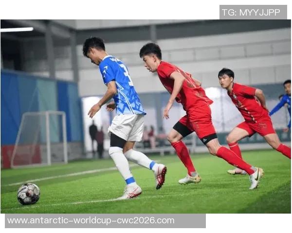 足球比赛盛况空前各队争夺冠军荣耀的精彩瞬间回顾